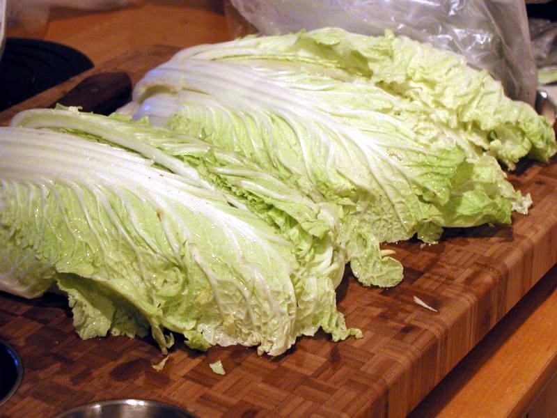 Листы китайской капусты